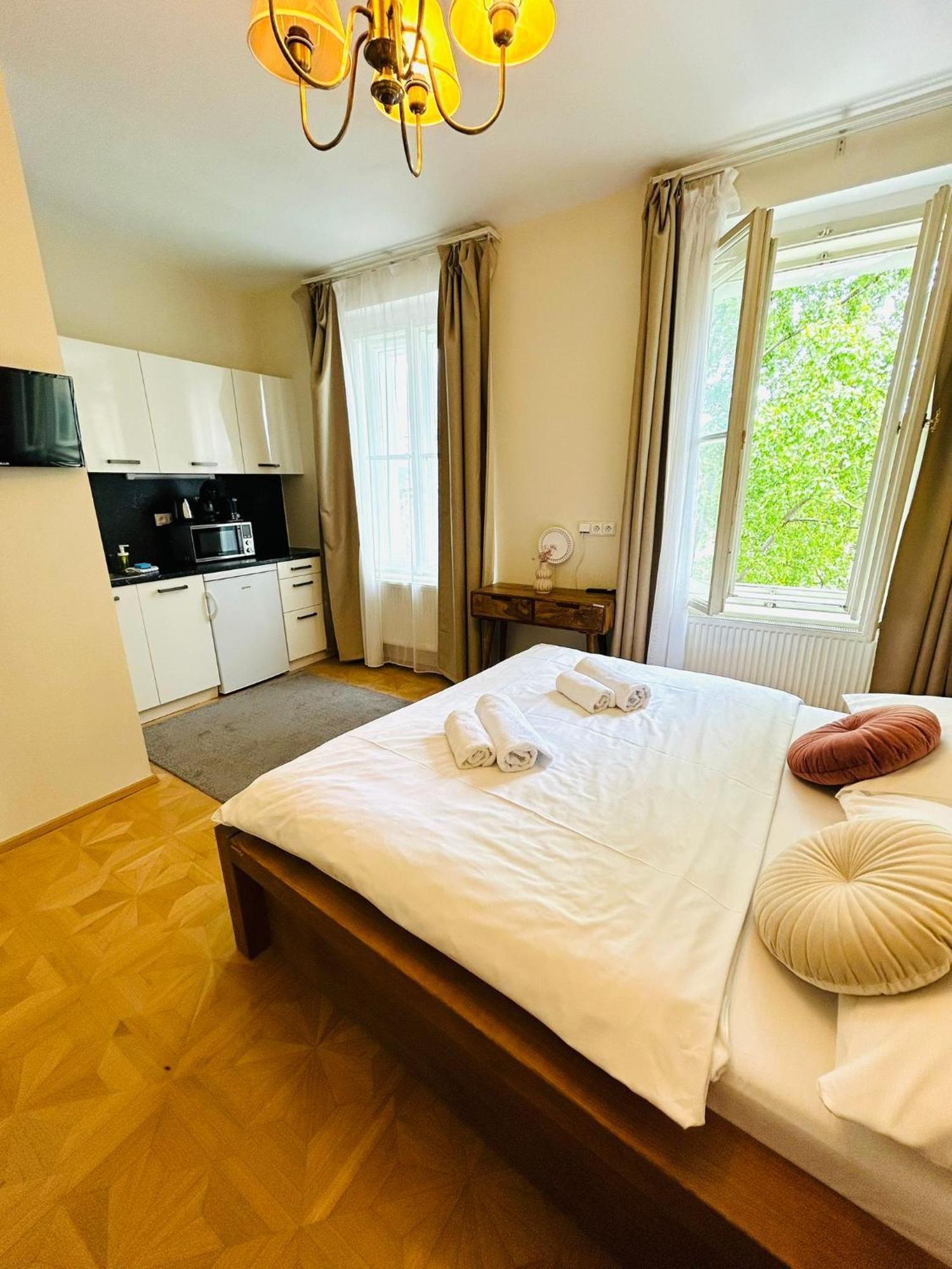 River View Residence By Charles Bridge Prag Dış mekan fotoğraf