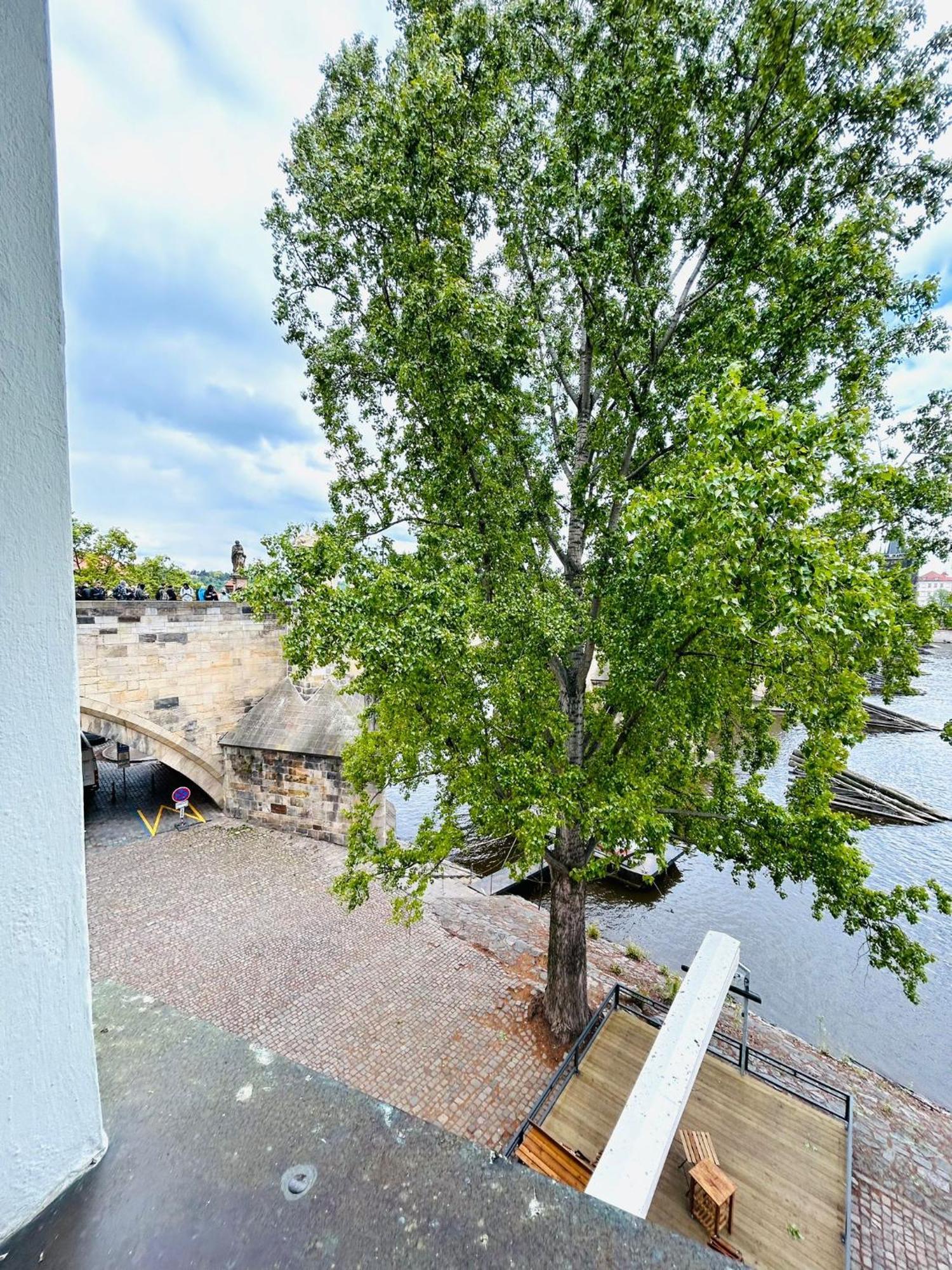 River View Residence By Charles Bridge Prag Dış mekan fotoğraf